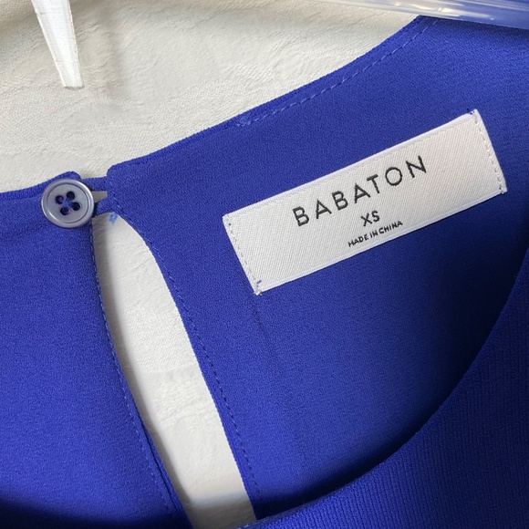 Aritzia Babaton Blouse Medium Blue Luxury Careerwear Long Sleeves Button Cuff XS - Picture 15 of 15